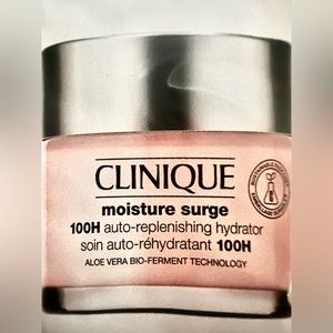 Clinique Moisture Surge